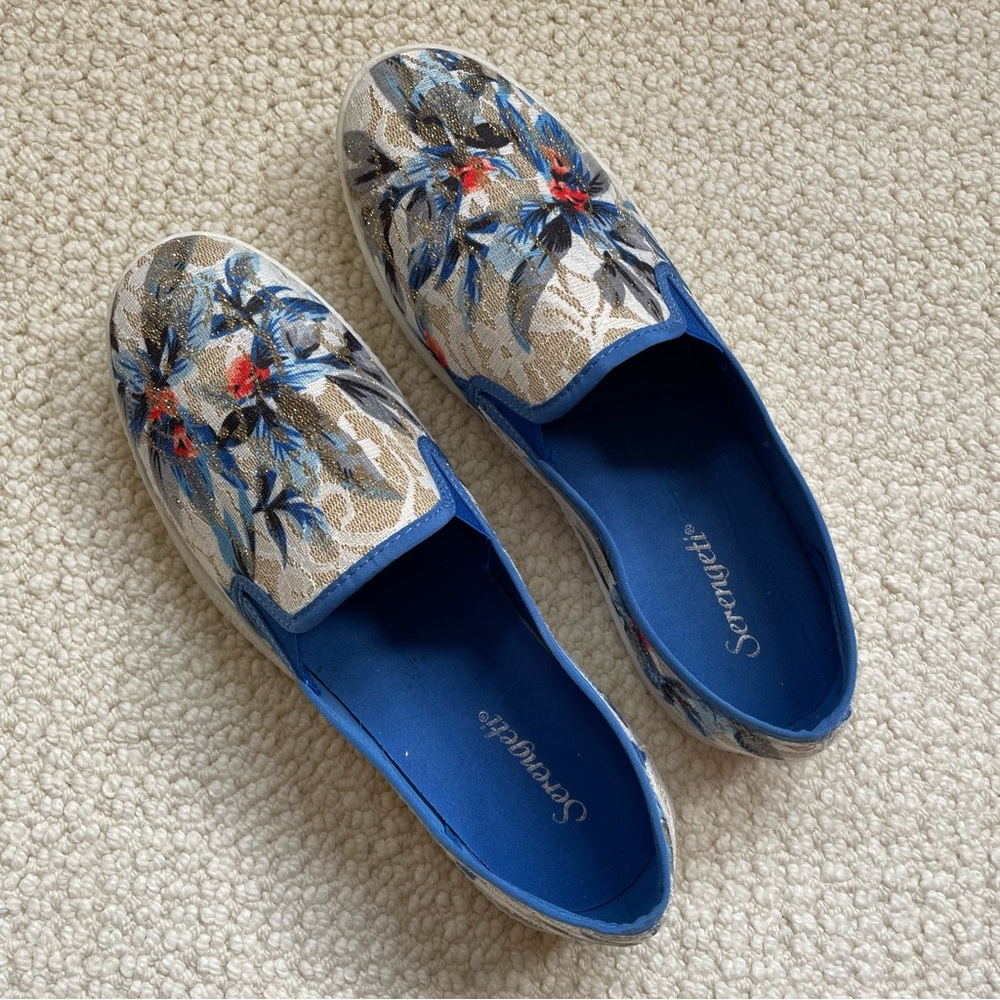 💙 Serengeti Women’s Slip-On Canvas Shoes
